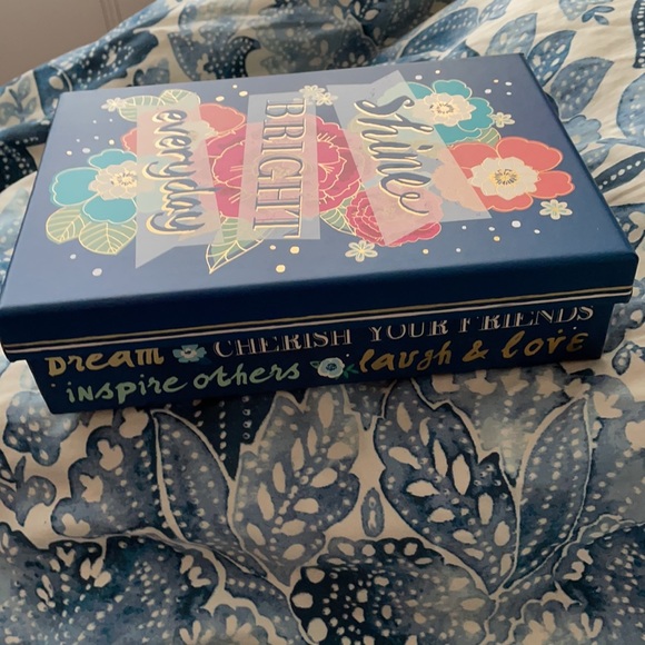 NWOT BEAUTIFUL KEEPSAKE BOX - Picture 5 of 7